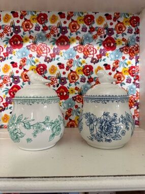 The Pioneer Woman Sugar Bowl Set